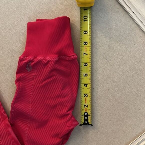 FP Movement by Free People pink ribbed 3/4 leggings w inside seam pocket S - Picture 6 of 7